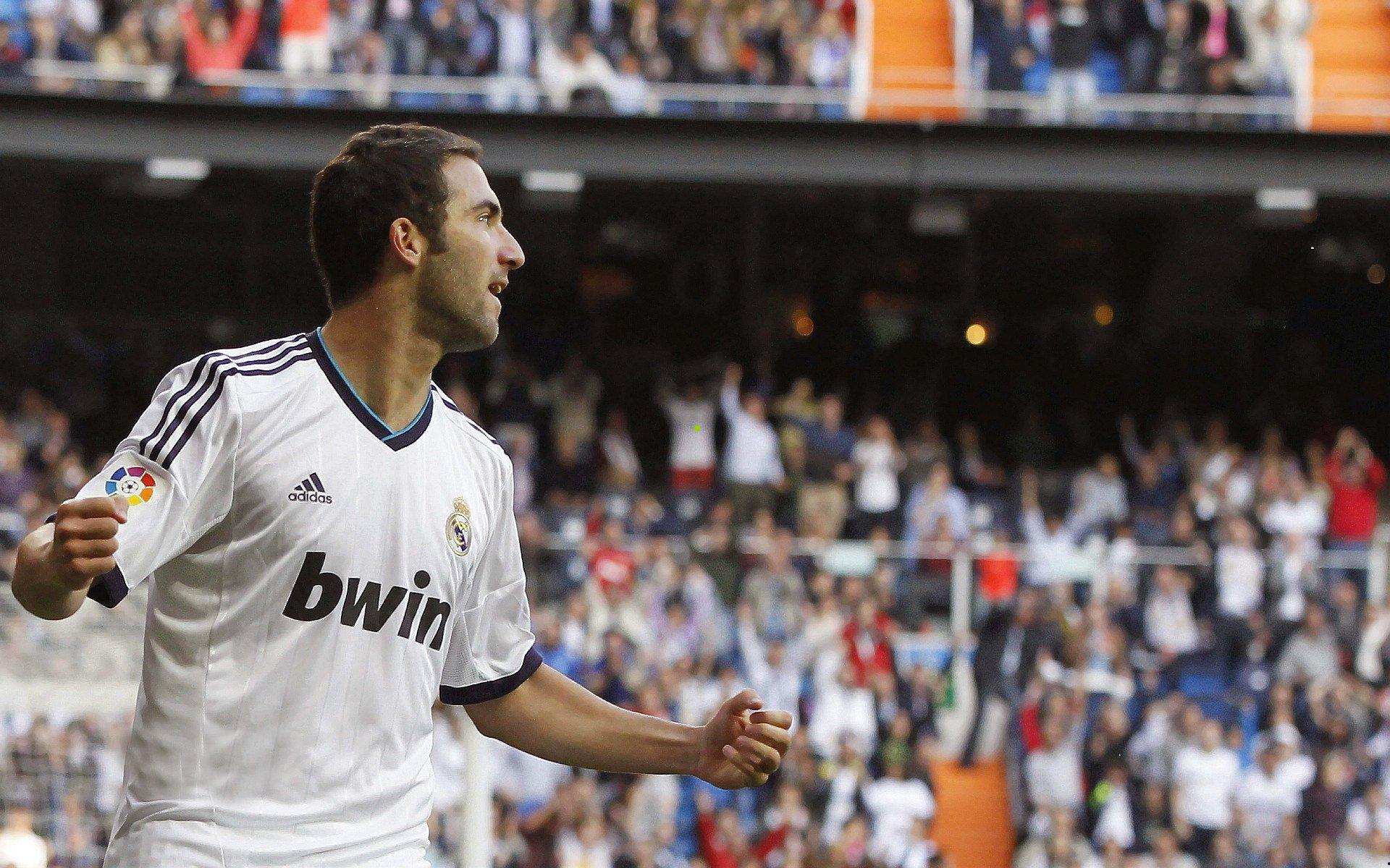 亚洲杯小组赛,中国香港1比3不敌阿联酋,两度点球判罚成比赛转折点